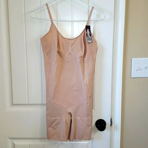 SPANX SHAPESUIT Size 1X NWT